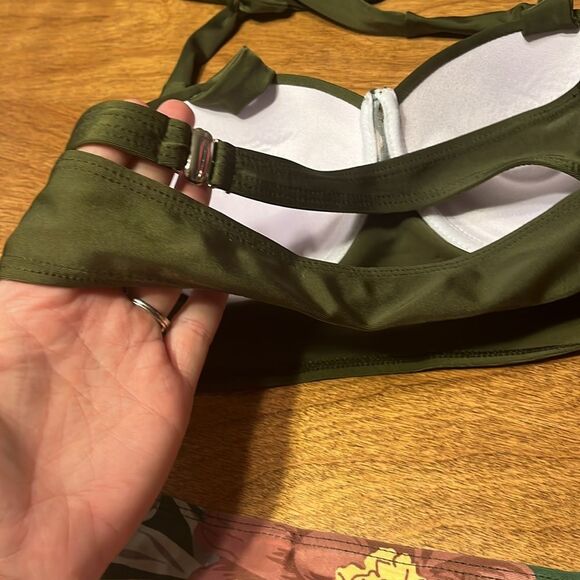 Two Piece High Waisted Bikini Set - Picture 6 of 9